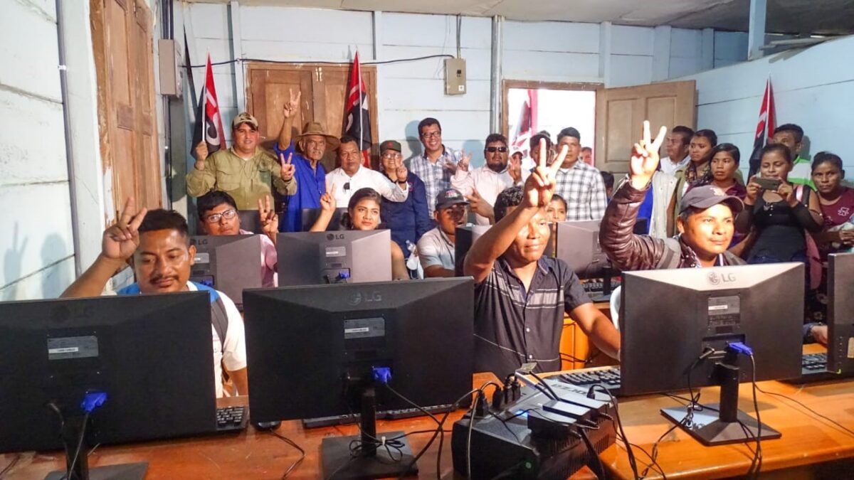 Pueblo originario Mayangna inaugura su primer escuela de computación