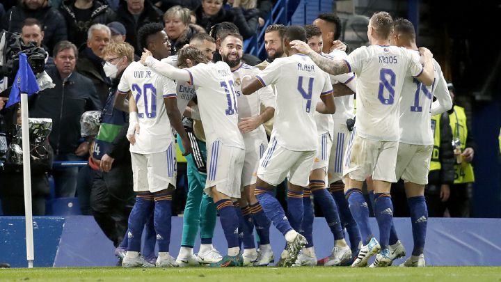 Real Madrid supera al Chelsea en otra noche estelar de Benzema en Champions