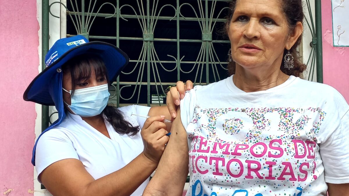 Acercan atención médica a los habitantes del barrio Parrales Vallejos