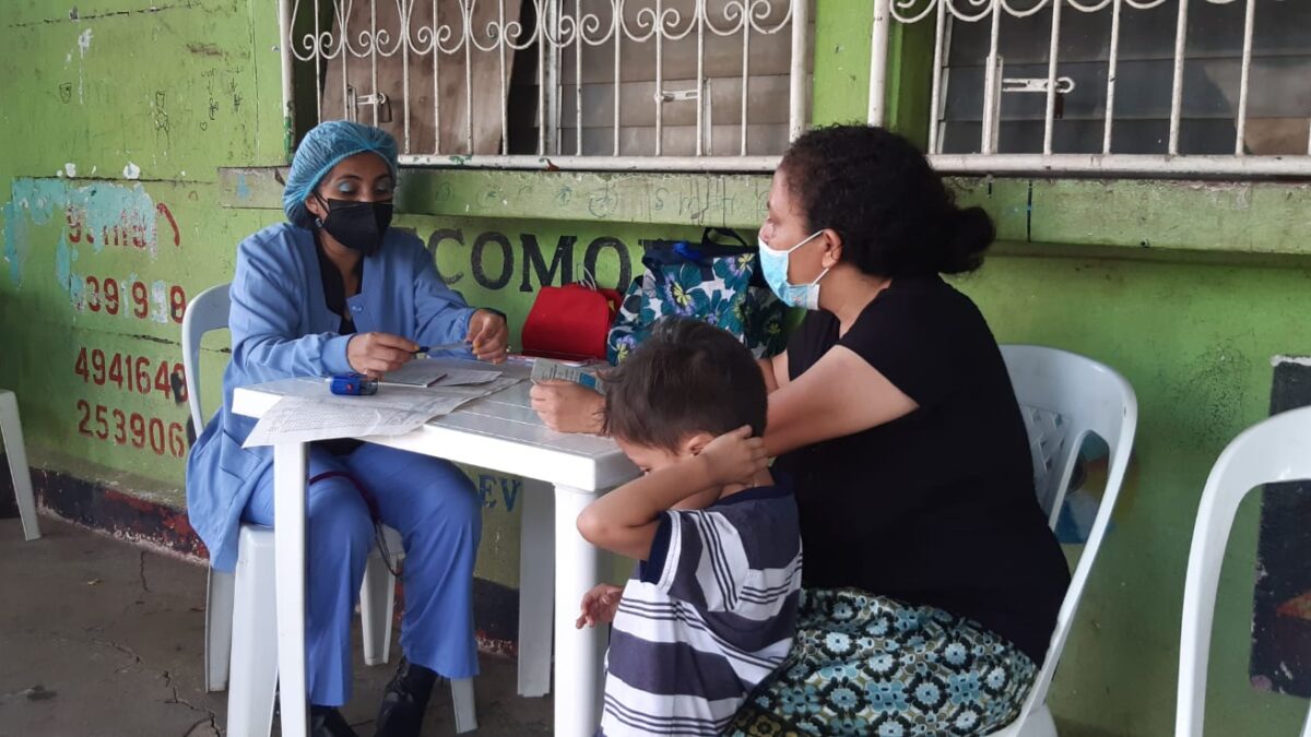 Aumentan casos de gripe común por inicio del invierno en Nicaragua