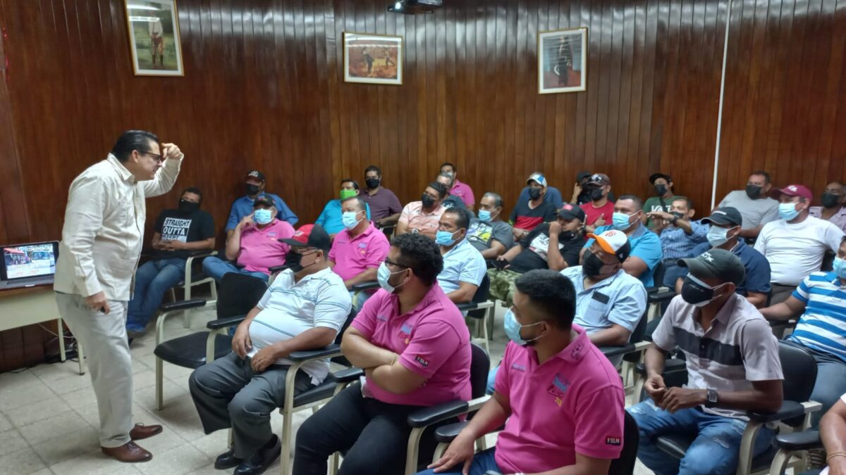 Capacitan a conductores del Transporte Urbano Colectivo en Managua