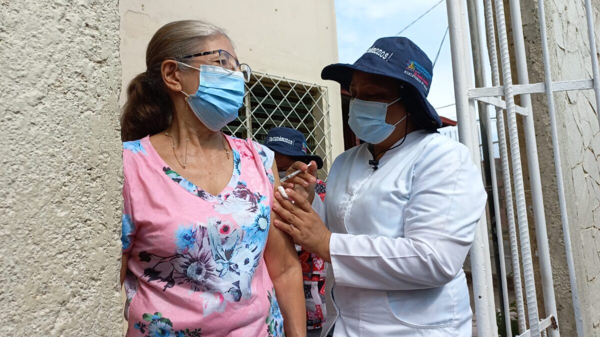 Familias completan esquema de vacunación contra la Covid-19 en Batahola Sur
