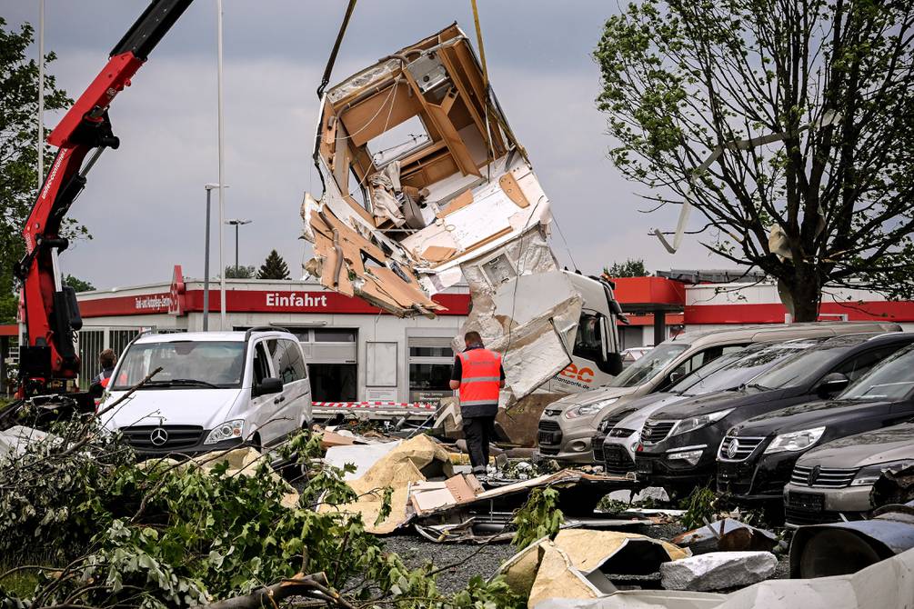 Varios heridos deja fuerte tornado en la ciudad Paderborn en Alemania