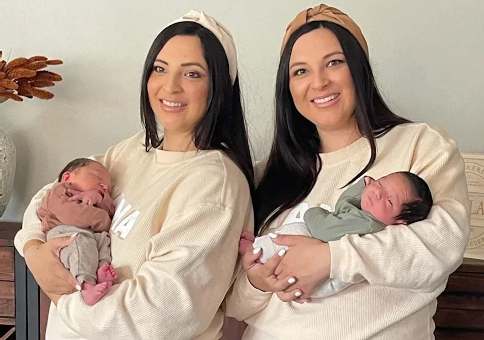 Hermanas gemelas dan a luz a sus bebés el mismo día