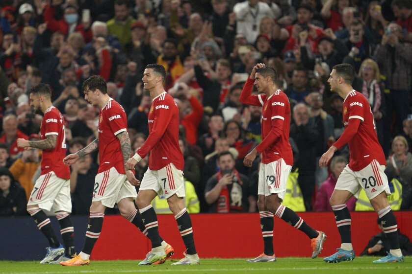 Manchester United vence por goleada de 3-0 al Brentford