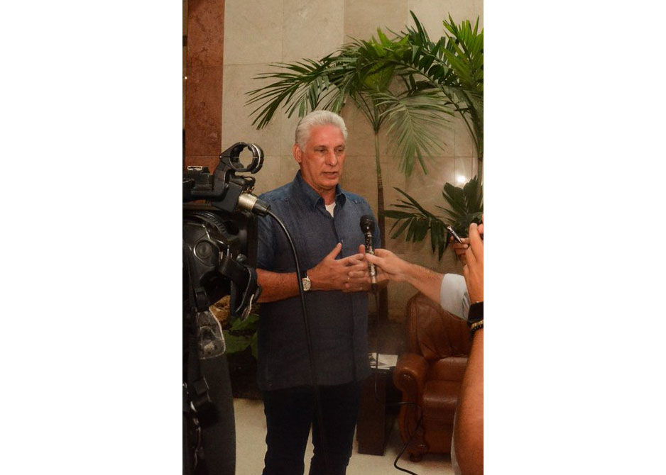 Presidente de Cuba destaca atención a víctimas de accidente en hotel