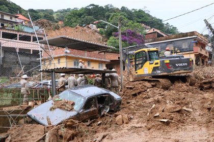 Aumentan a 120 los fallecidos por lluvias en Pernambuco