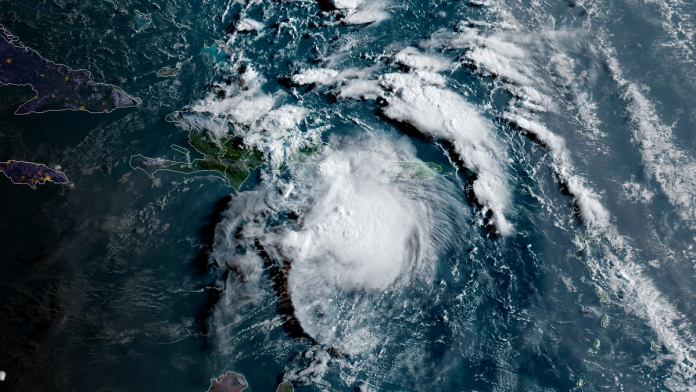 Fuerte ciclón tropical tocará tierras venezolanas este miércoles