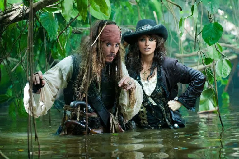Disney ofrecería suma millonaria a Johnny Depp, para participar en Piratas del Caribe 6