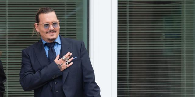 Johnny Depp se da un buen festín tras ganar su juicio a Amber Heard