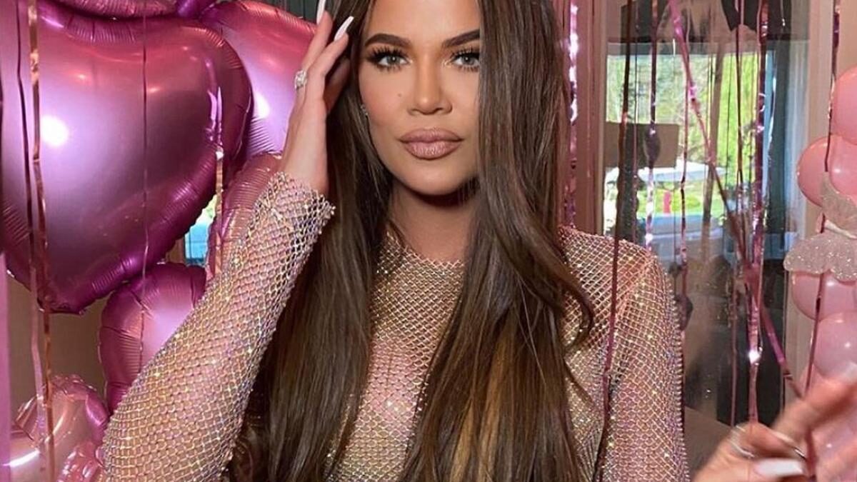Khloé Kardashian se viste de Barbie para celebrar su cumpleaños