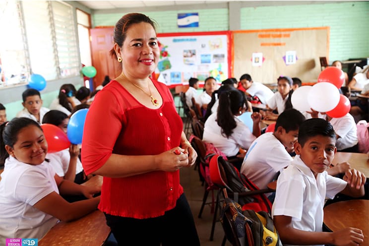 60 mil maestros nicaragüenses recibirán bono especial