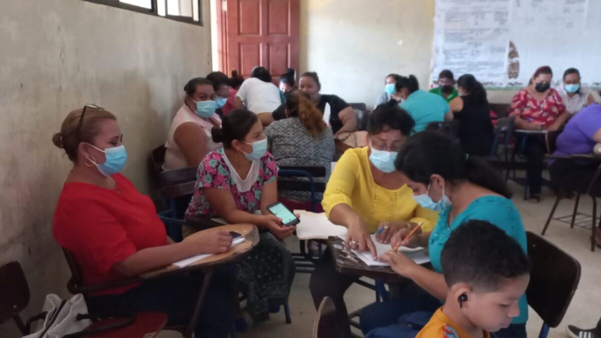 Actualizaciones pedagógicas mejoran competencias de docentes nicaragüenses