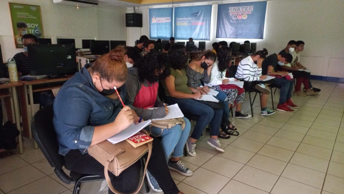 Estudiantes aprovechan cursos libres en el tecnológico Ariel Darce