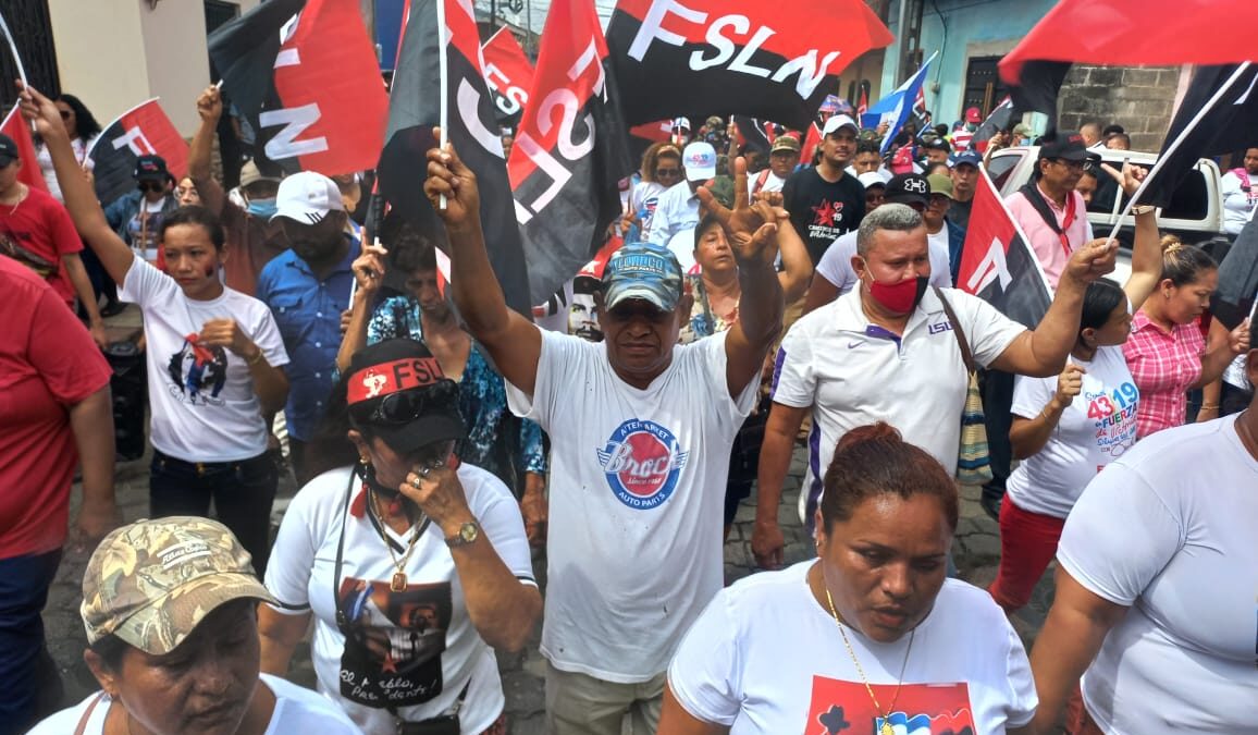 Familias de Chinandega celebran un aniversario más de la Revolución Sandinista