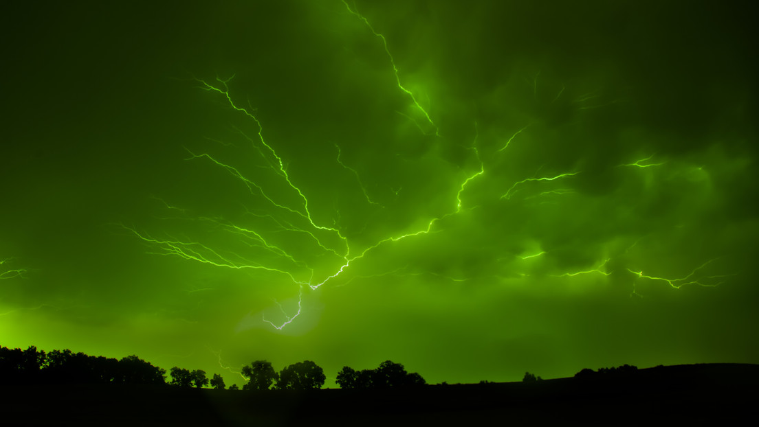 Raro fenómeno natural tiñe de verde el cielo en Dakota del Sur
