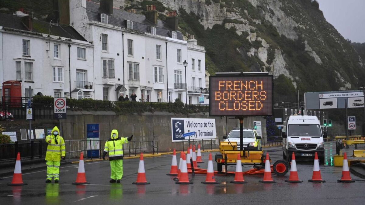 Autoridades de Francia exigirán resultado negativo de la Covid-19 en las fronteras