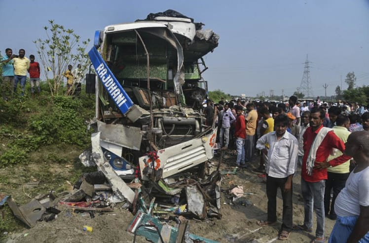 India: al menos 16 personas pierden la vida en un accidente de autobús