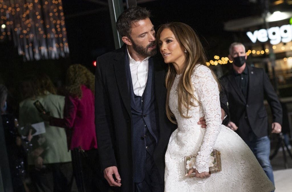 Jennifer Lopez decide cambiarse su apellido por el de su esposo Ben Affleck
