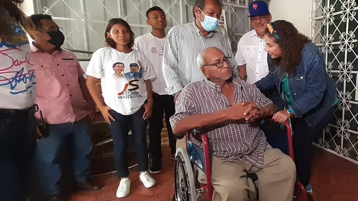 Managua: entregan sillas de ruedas gratuitas a personas con discapacidad