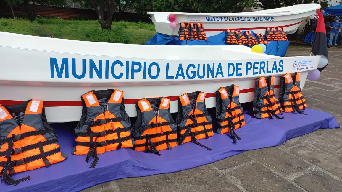 Minsa entrega medios de transporte acuático en la Costa Caribe Sur de Nicaragua