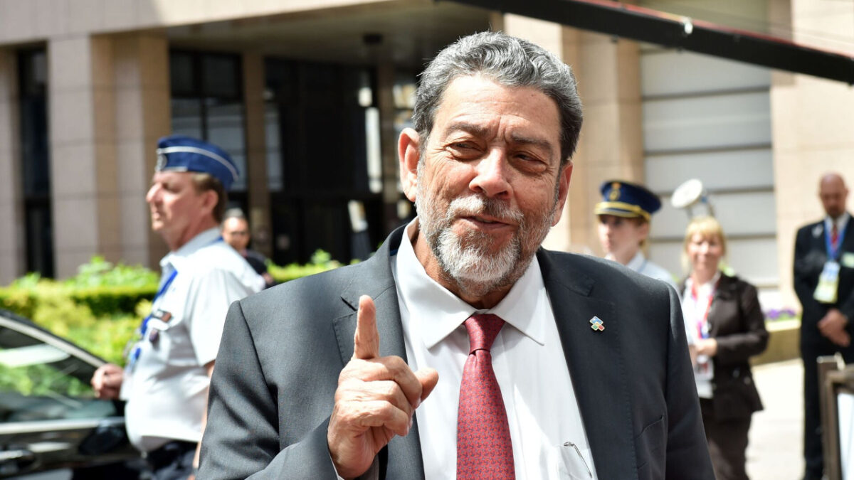 Presidente Daniel Ortega condecorará al primer ministro de San Vicente y Granadinas