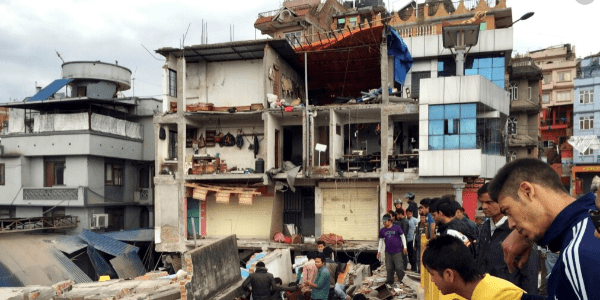 Fuerte terremoto de magnitud de 6,0 sacude Nepal