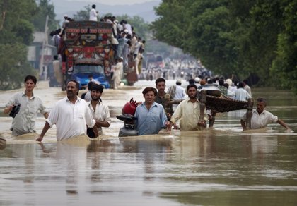 Aumenta a 820 la cifra de muertos tras fuertes lluvias en Pakistán