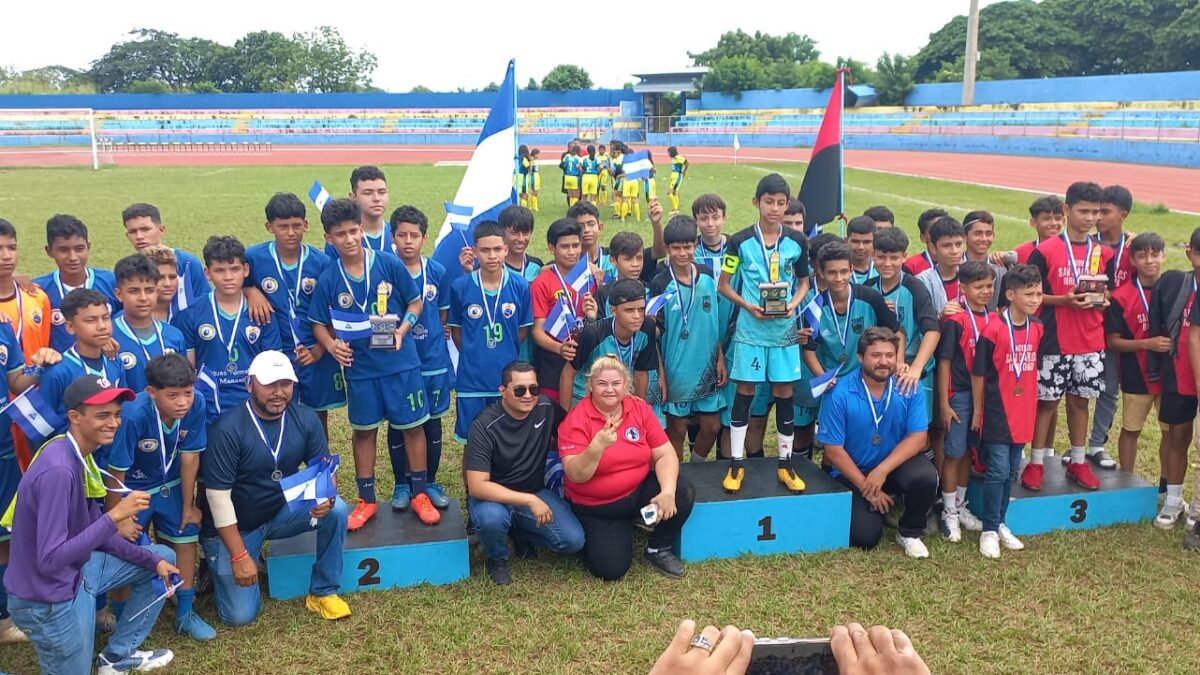 Chontales conquista trofeo de campeón en fútbol escolar, categoría intermedio