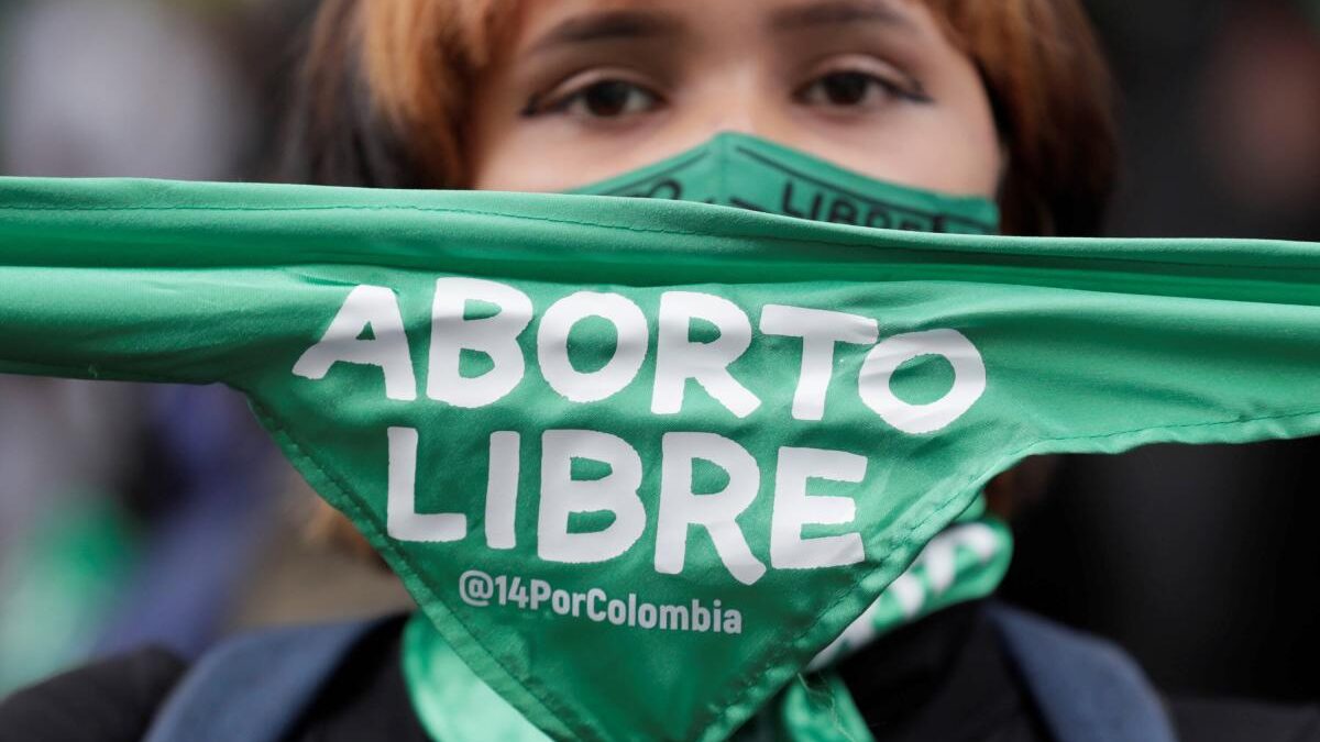 España aprueba proyecto de reforma a ley del aborto y salud sexual