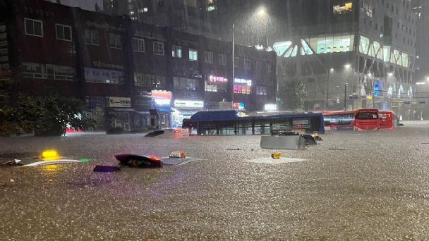 Reportan un fallecido por fuertes lluvias en Seúl