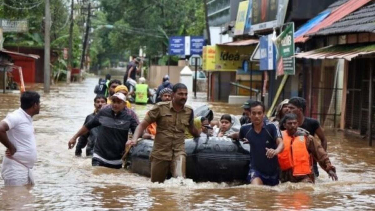 Reportan al menos 50 fallecidos tras fuertes inundaciones en India