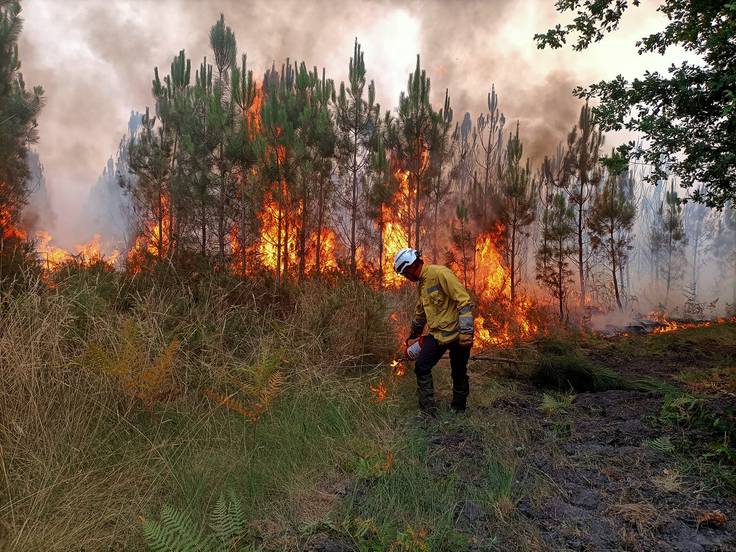 Fuertes incendios afectan 11.000 hectáreas en tres días en España