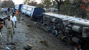 India: choque de trenes deja más de 50 personas lesionadas