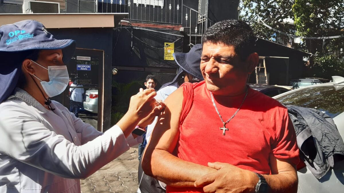 Médicos recomiendan a los nicaragüenses no bajar la guardia contra la Covid-19
