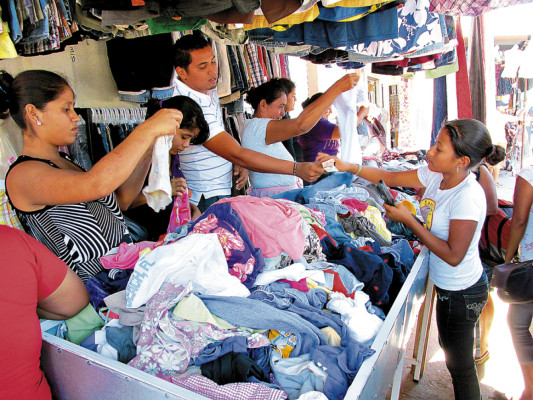 Negocios de ropa usada, una alternativa de empleo