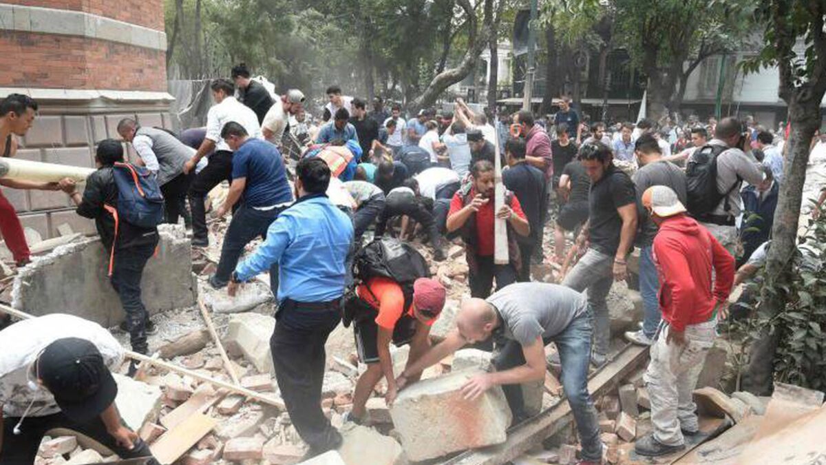 Crece la cifra de fallecidos por fuerte terremoto en México