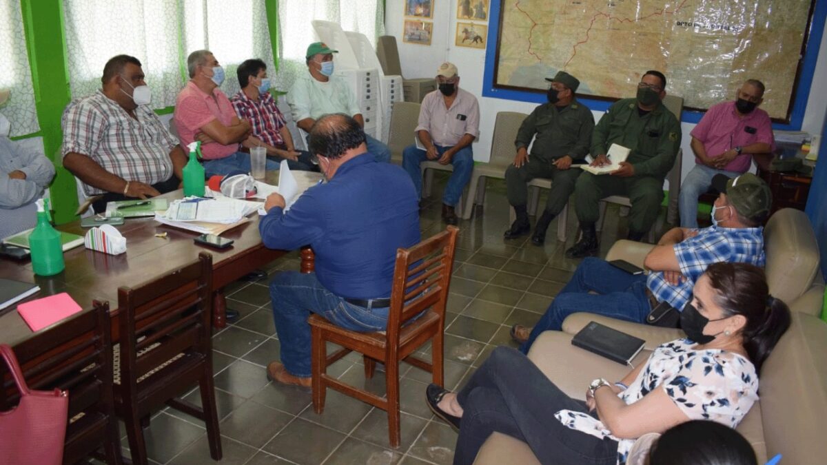Quinto Comando Militar sostiene encuentro con ganaderos de Camoapa