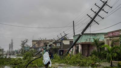 Cuba queda sin electricidad tras el paso del huracán Ian