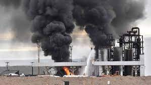 Explosión en refinería de petróleo deja al menos tres muertos en Argentina