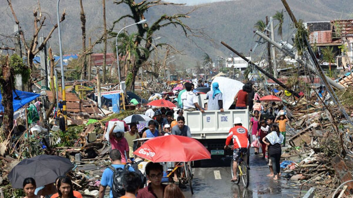 Filipinas: tifón Noru cobra la vida de 8 personas tras su paso