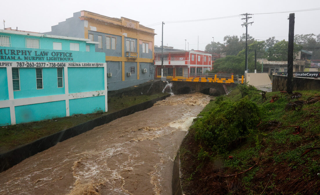 Huracán Fiona causa fuertes inundaciones en Puerto Rico 