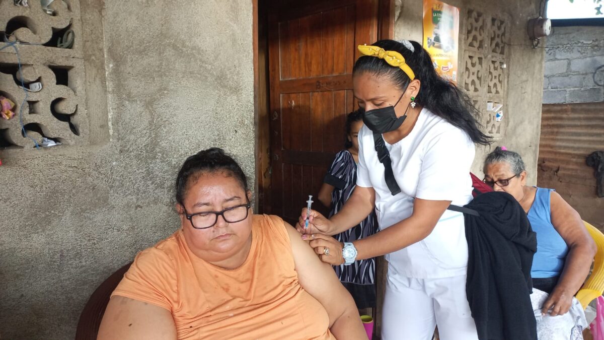 Más habitantes de Tipitapa se vacunan contra la Covid-19