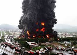 Rayo provoca incendio en una refinería de la estatal petrolera Pdvsa en Venezuela