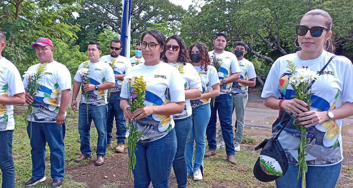 Instituciones del Estado continúan depositando ofrendas florales en homenaje a la batalla de San Jacinto