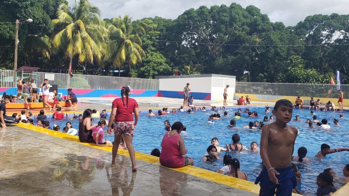 Habitantes de Managua disfrutan vacaciones patrias en Xilonem