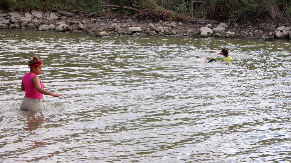 Migrantes mueren ahogados en un rio entre EE.UU. y México