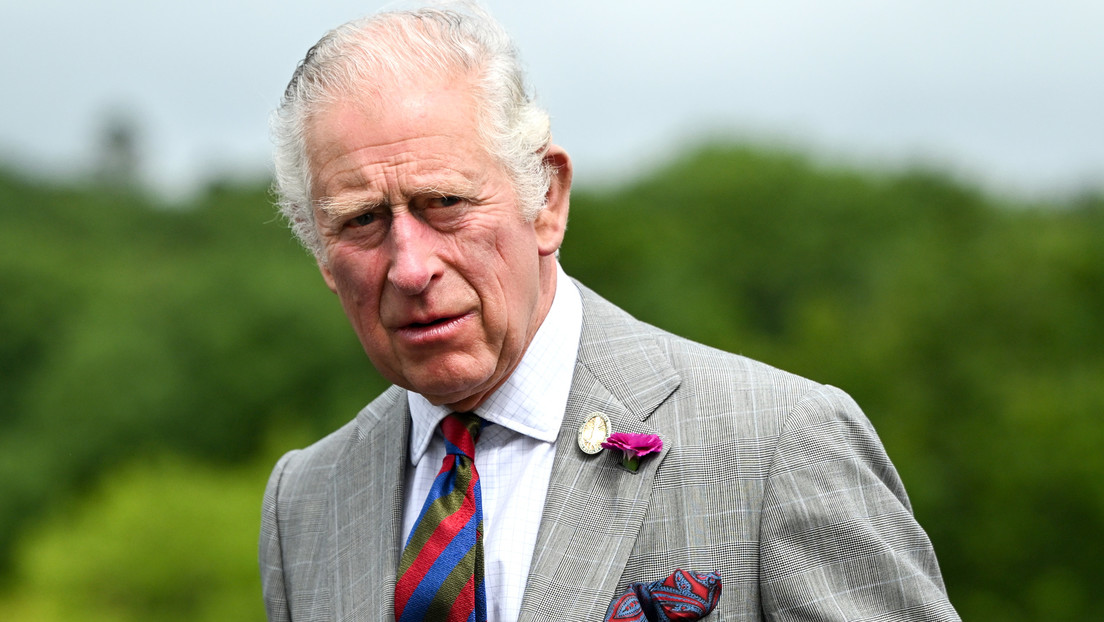 El príncipe Carlos III hereda el trono del Reino Unido tras la muerte de su madre