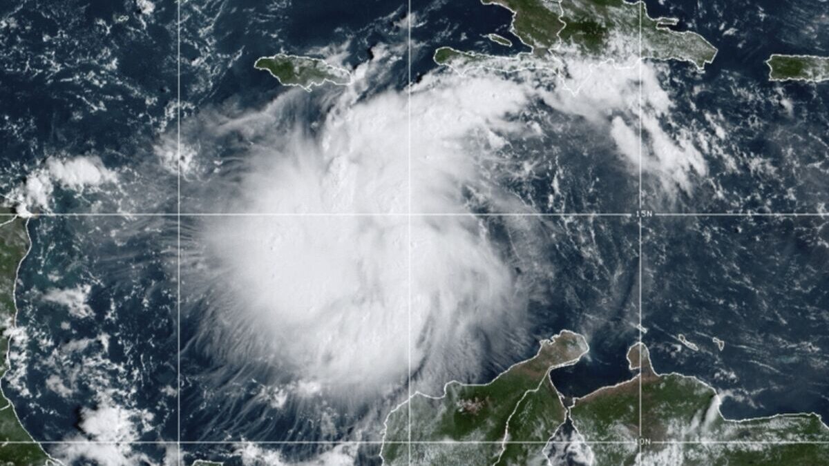 Tormenta tropical Ian ya es huracán y podría fortalecerse