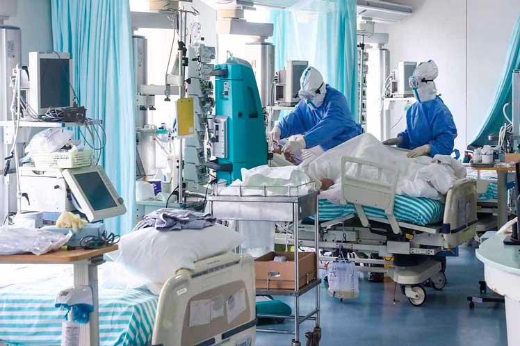Aumentan a 18 mil los pacientes hospitalizados por la Covid-19 en Francia
